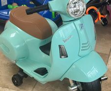vespa electric scooter