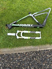 Giant XTC Advanced 29 Carbon Frame & Fox Evolution 29 Fork