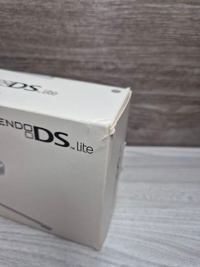 Boxed Nintendo DS Lite Silver - Very Good Condition - 3 Game Official Charger