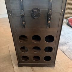 Wine chest