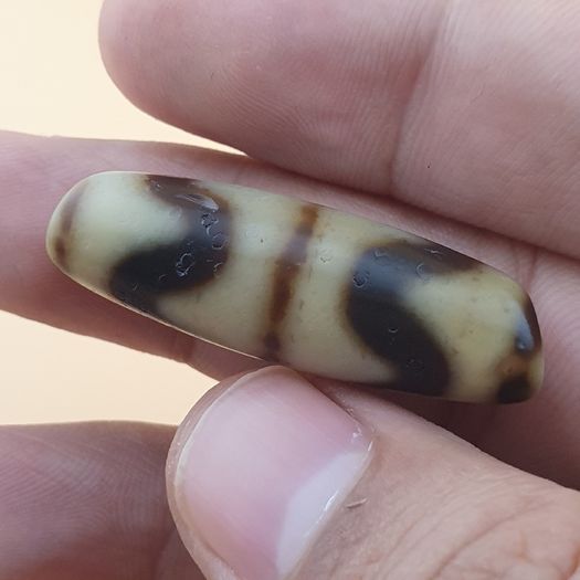 Lot of 2 Vintage Himalayan Tibetan Zigzag Pattern Agate Bead Amulets
