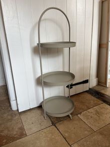 Metal plant stand