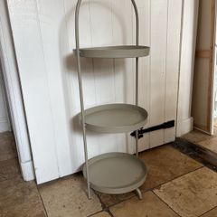 Metal plant stand
