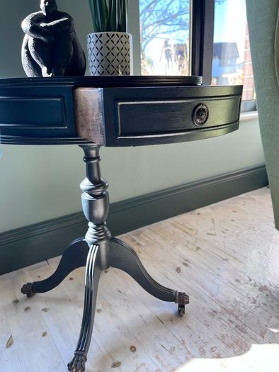 Victorian style round lamp side table
