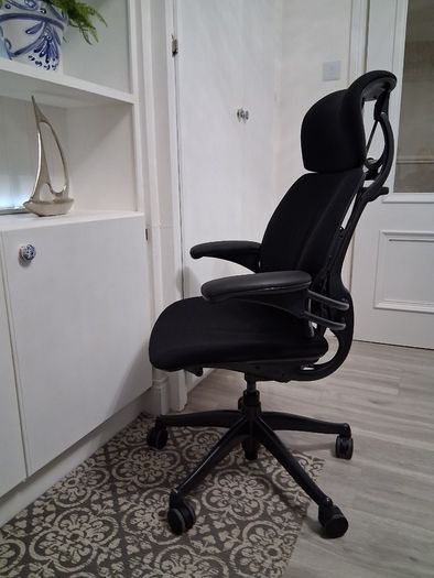 Humanscale Freedom Chair
