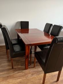 Dining table set