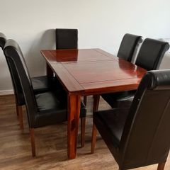 Dining table set