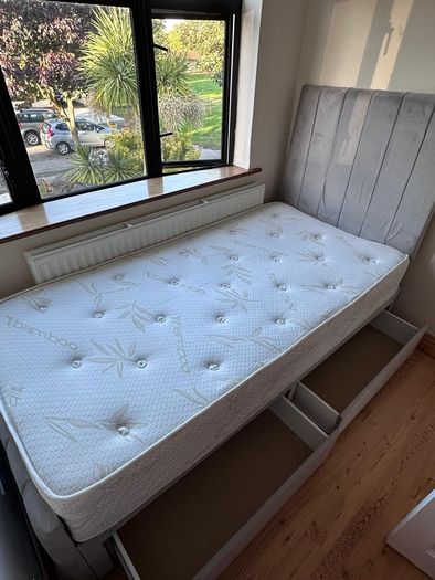 Single bed and Mattress