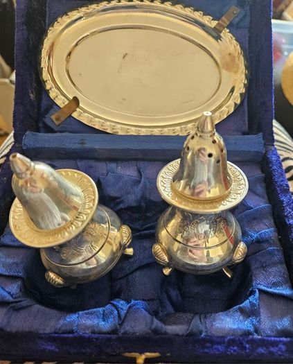 Range of Collectable Silver Plate Epns and Ceramic Items