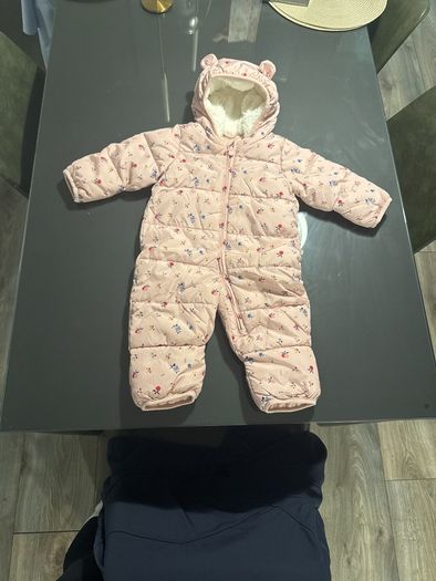 Baby Gap winter suit never been used
