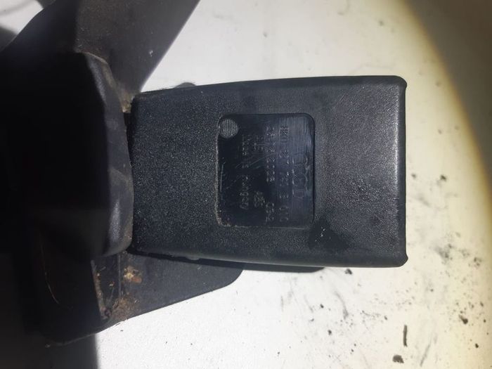 Audi 2008 A4 B8 Rear Right Driver Side Seat Belt Buckle Anchor Stalk 8k0857740b