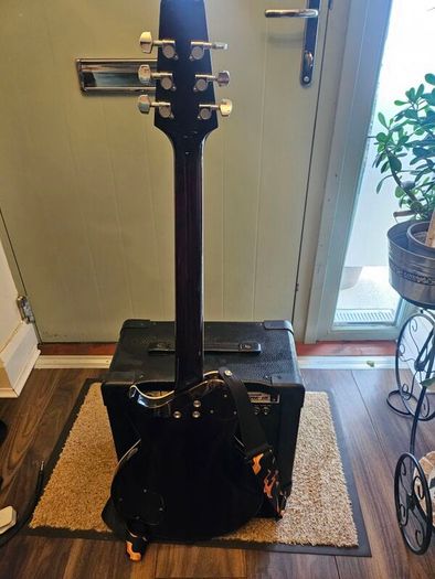 Aria electric guitar with Zoom Fire-15 Amp