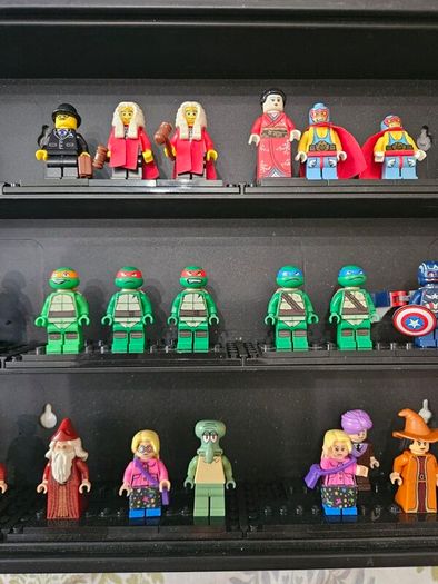 32 x variety of lego minifigures