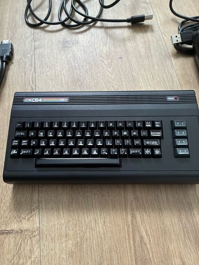 Commodore 64 , The C64 Mini Black Edition with 25 Games and Controllers