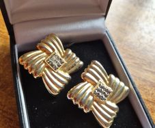 Vintage Gold Tone Earrings