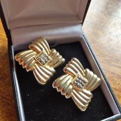 Vintage Gold Tone Earrings