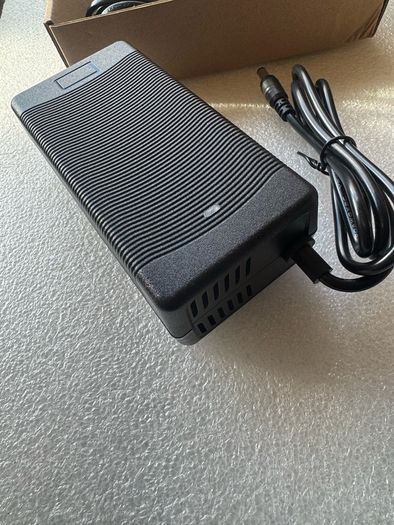 67.2V 2.0A Lithium Charger For Kugoo Kukirin G4 Electric Scooter Battery Charger (BUILD WITH FAN) Keep The Charger Away From Overheating.