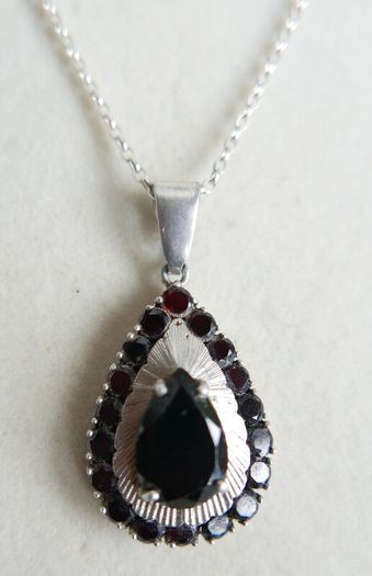 Vintage  Natural Garnet and Sterling Silver 925 Pendant , Necklace length 10" - 8,4g