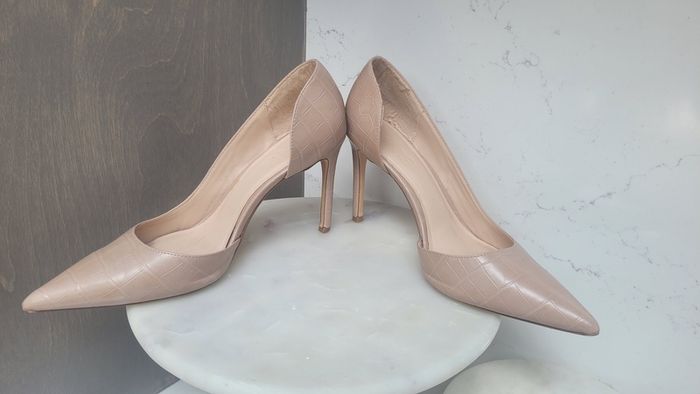Nude cut away High Heels