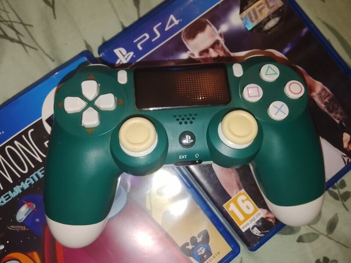 PS4 Alpine Green
