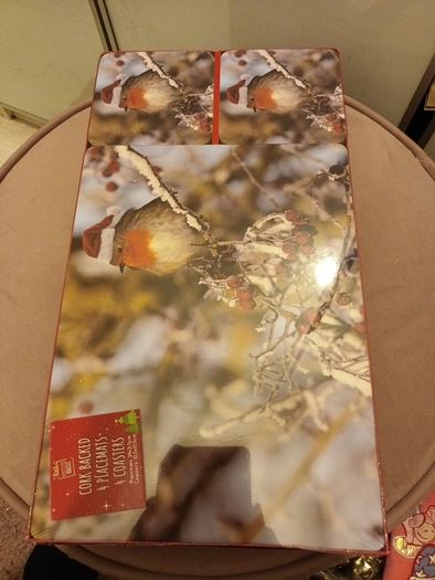 christmas place mats and coaters x 4