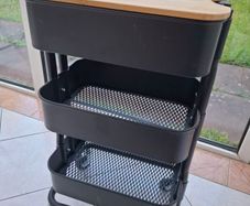Trolley with lid