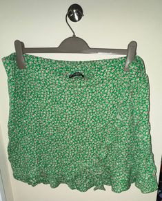Dunnes Stores Green with White and Pink Flowers Frilly Skirt