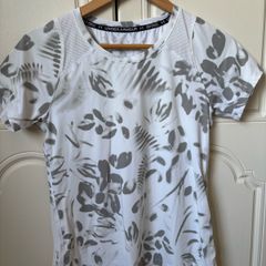 Under Armour t-shirt