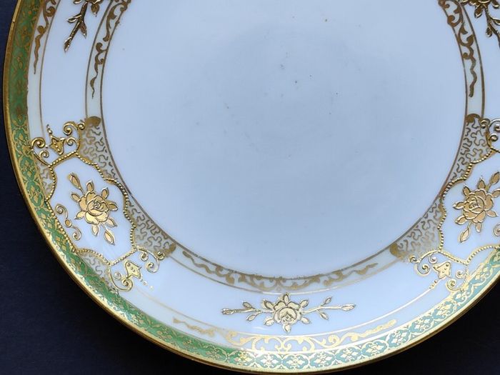 A Set of 6 Noritake Porcelain Plates in the Christmas Ball Pattern