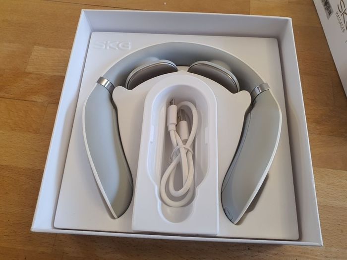 SKG neck massager