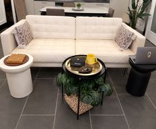 sofa Very good condition no tears or obvious discoloration