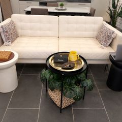 sofa Very good condition no tears or obvious discoloration