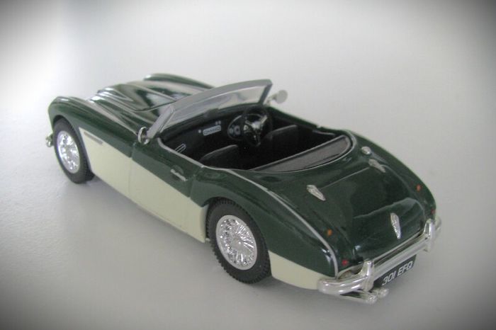 Diecast Model Austin Healey 3000 Mk2 - Collectable Vanguards 1:43