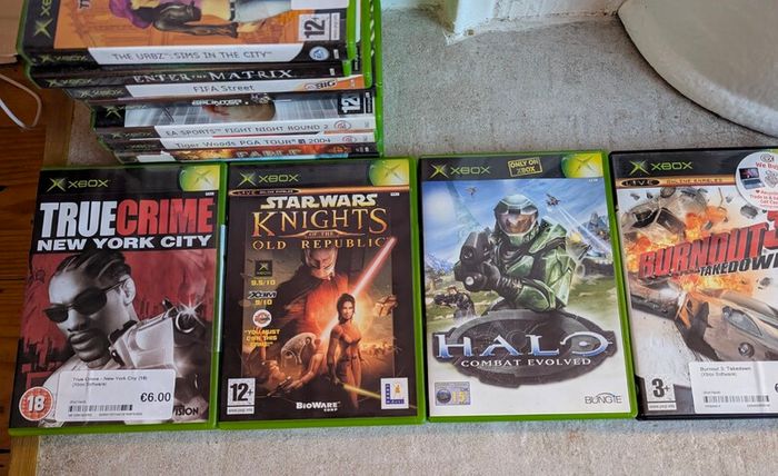 Crystal Xbox original (Modded) + 2 controllers + 12 games