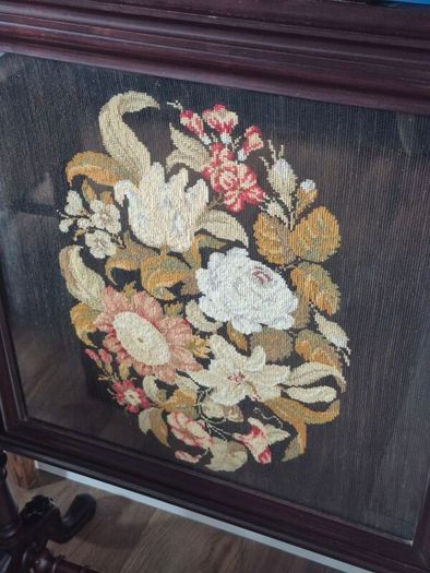 Antique Victorian Rosewood Fire screen, Fine Berlin Woolwork Embroidered Panel.