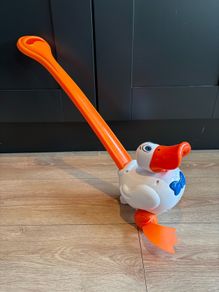 Walking duck toy