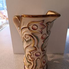 Wade gotic jug