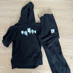 Yelir world tracksuit