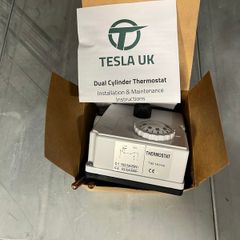 Dual cylinder thermostat