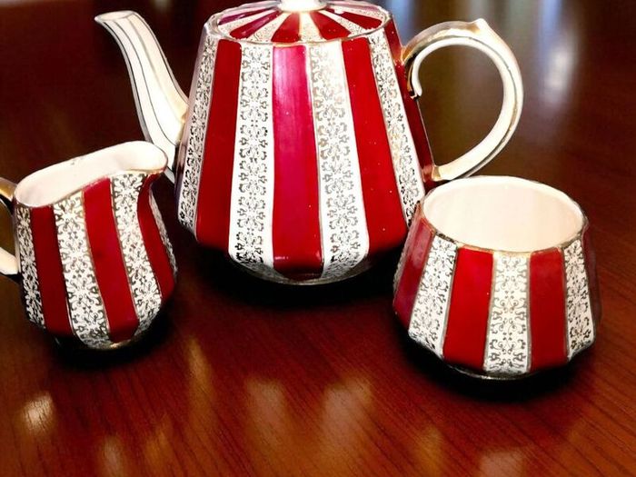 Stunning Art Deco Sadler set