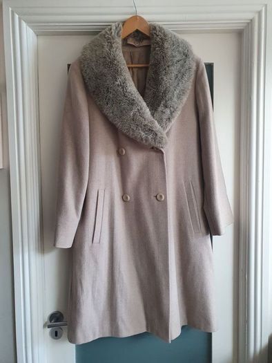 M&S wool and cashmere mix light taupe longline coat with detachable luxurious faux fur collar Sz 12 L (Fit 14-16UK)