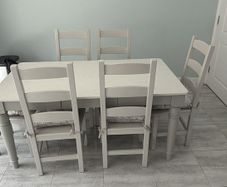 Table & Chairs