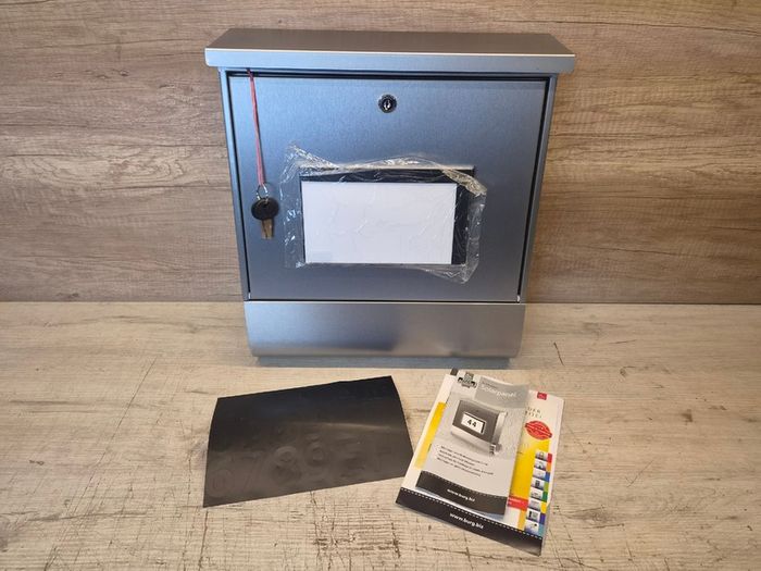 Burg Watcher Letter Box - Solar BackLight House Number