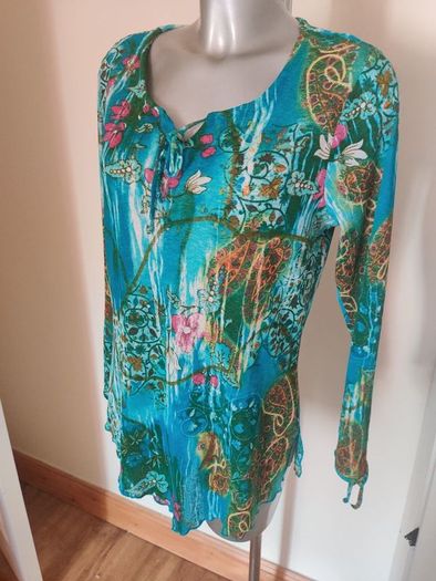 Long sleeve floral blouse size UK12/14 EU40/42 Postage included