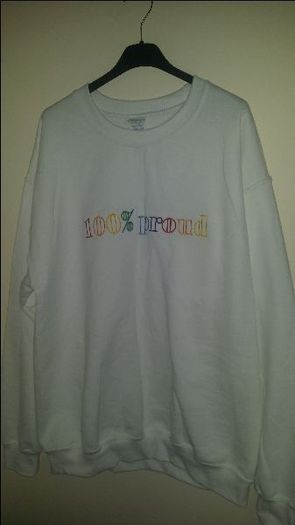 Gildan 100% proud white sweatshirt unisex size L Postage included