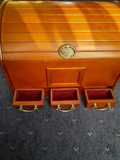 Wooden chest, memory box, storage