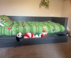 Kids single trundle bed