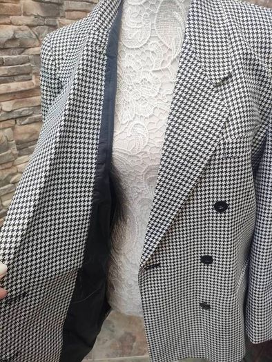 Black and White houndstooth blazer size 12 or  14 Postage included