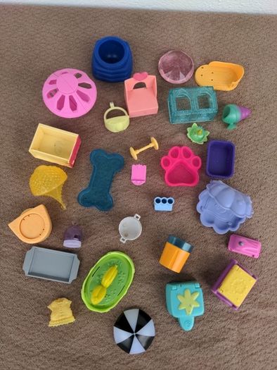 Random bits and pieces of toys