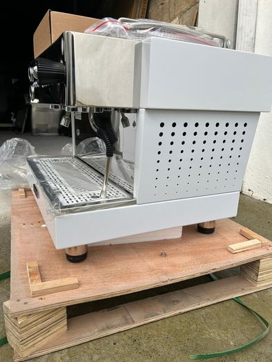 NEW Aramato Coffee Machine & Grinder
